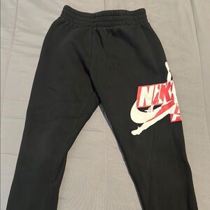 Nike Black Joggers with Iconic Logo and Relaxed Fit